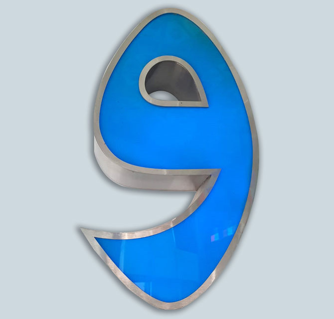 Built up Rim & Return Stainless Steel Letter with Flat Cut Blue Acrylic