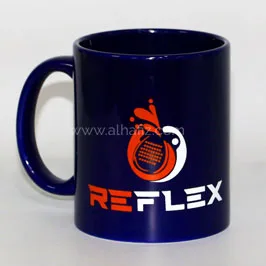كوب كحلي مطبوع بالشعار