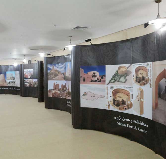 Pop Up Banner Stands